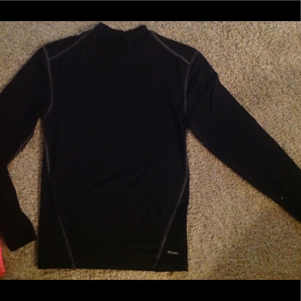 Youth small Athletic long sleeve Duo Dry shirt